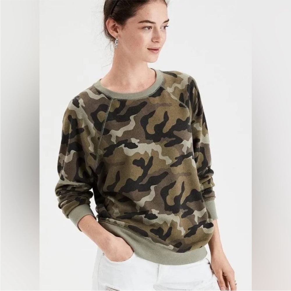American Eagle Outfitters | Women’s Green Camouflage Crewneck Sweatshirt Size XS